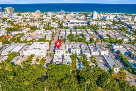 Condo in Miami Beach, Florida, 1 bedroom  № 2068398 - photo 24