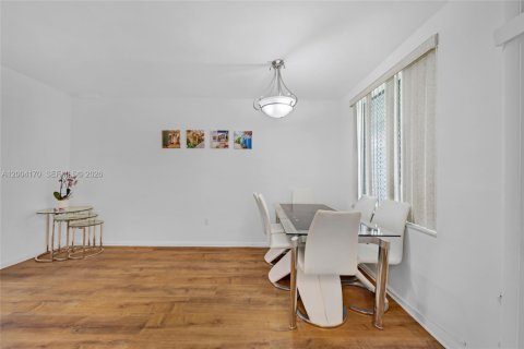 Condo in Miami Beach, Florida, 1 bedroom  № 2068398 - photo 8