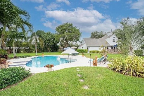 House in Southwest Ranches, Florida 4 bedrooms, 235.04 sq.m. № 1827502 - photo 6