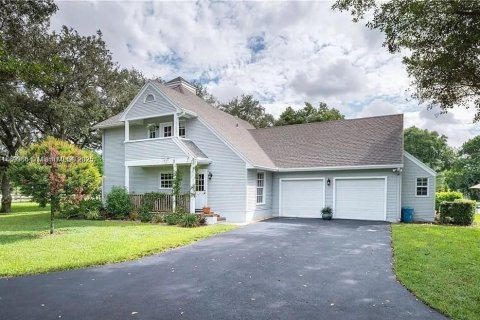 House in Southwest Ranches, Florida 4 bedrooms, 235.04 sq.m. № 1827502 - photo 8