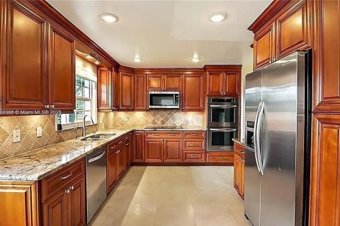House in Southwest Ranches, Florida 4 bedrooms, 235.04 sq.m. № 1827502 - photo 12