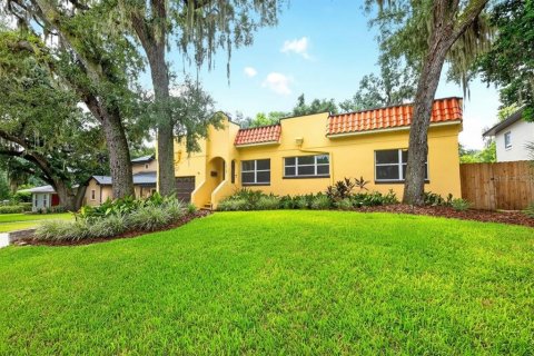 House in Orlando, Florida 4 bedrooms, 196.58 sq.m. № 2356574