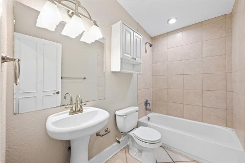 Villa ou maison à vendre à Orlando, Floride: 4 chambres, 196.58 m2 № 2356574 - photo 24