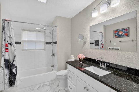Villa ou maison à vendre à Winter Haven, Floride: 4 chambres, 184.41 m2 № 2408920 - photo 28