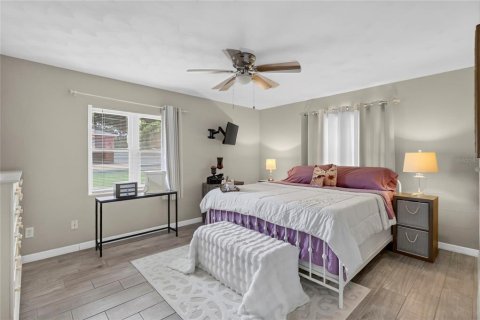 Villa ou maison à vendre à Winter Haven, Floride: 4 chambres, 184.41 m2 № 2408920 - photo 25