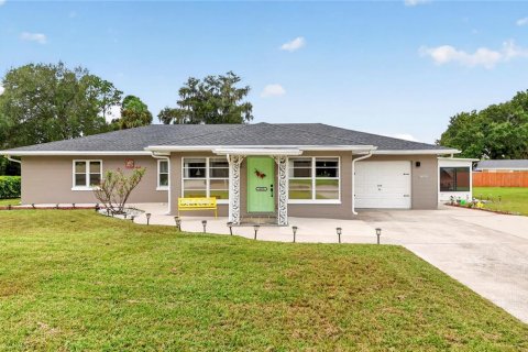Villa ou maison à vendre à Winter Haven, Floride: 4 chambres, 184.41 m2 № 2408920 - photo 2