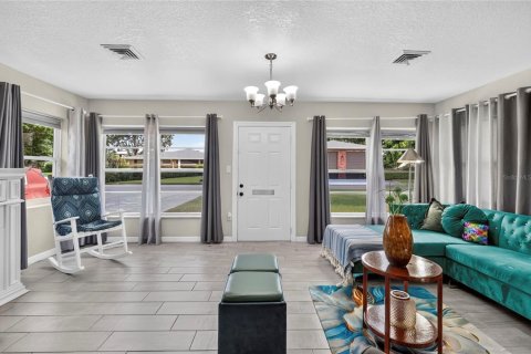 Villa ou maison à vendre à Winter Haven, Floride: 4 chambres, 184.41 m2 № 2408920 - photo 11