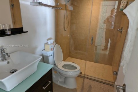 Copropriété à louer à Surfside, Floride: 2 chambres, 107.3 m2 № 1979458 - photo 25