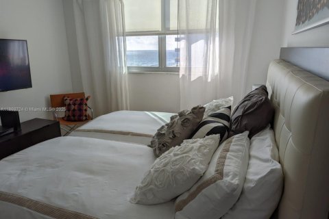 Copropriété à louer à Surfside, Floride: 2 chambres, 107.3 m2 № 1979458 - photo 22