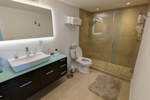 Copropriété à louer à Surfside, Floride: 2 chambres, 107.3 m2 № 1979458 - photo 26