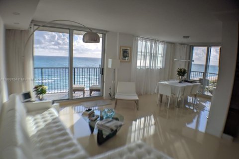 Copropriété à louer à Surfside, Floride: 2 chambres, 107.3 m2 № 1979458 - photo 8