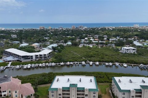Condo in New Smyrna Beach, Florida, 3 bedrooms  № 1675572 - photo 1