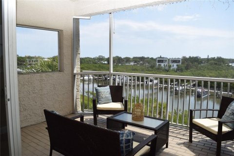 Condo in New Smyrna Beach, Florida, 3 bedrooms  № 1675572 - photo 2