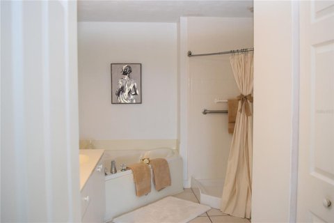 Condo in New Smyrna Beach, Florida, 3 bedrooms  № 1675572 - photo 24