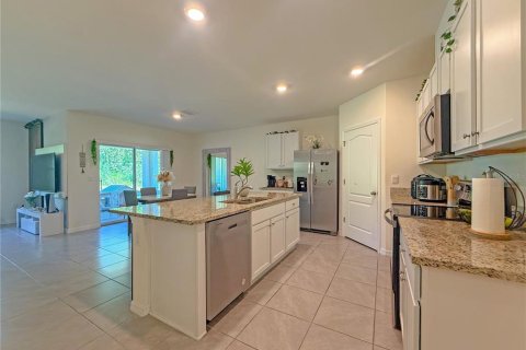 Casa en venta en Deltona, Florida, 4 dormitorios, 170.57 m2 № 1806727 - foto 6
