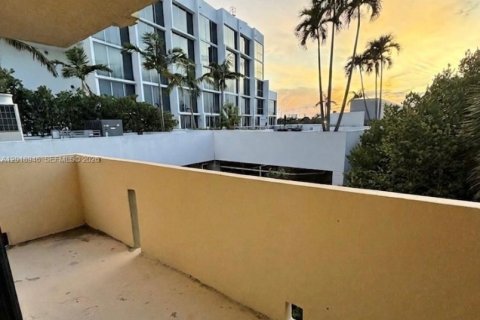 Copropriété à louer à Miami Beach, Floride: 1 chambre, 56.67 m2 № 2085264 - photo 11