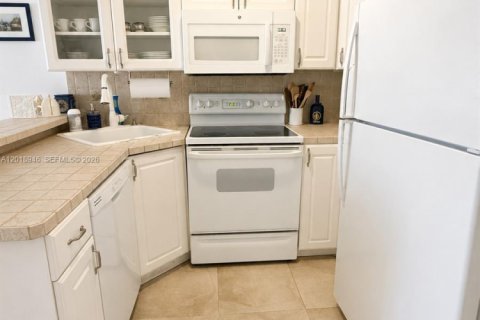 Copropriété à louer à Miami Beach, Floride: 1 chambre, 56.67 m2 № 2085264 - photo 4