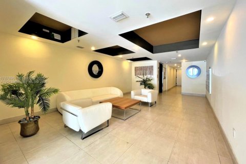 Copropriété à louer à Miami Beach, Floride: 1 chambre, 56.67 m2 № 2085264 - photo 14