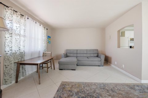 Купить кондоминиум в Делрей-Бич, Флорида 4 комнаты, 67.45м2, № 2177494 - фото 10