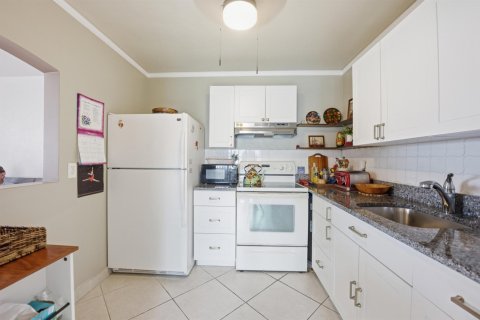 Купить кондоминиум в Делрей-Бич, Флорида 4 комнаты, 67.45м2, № 2177494 - фото 13