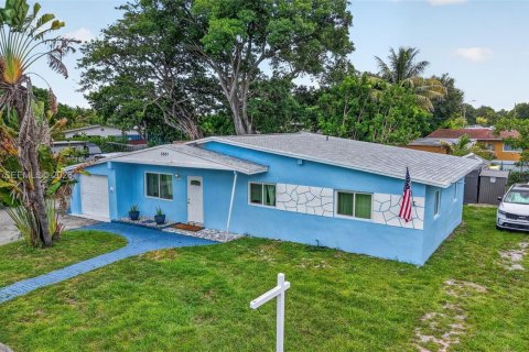 House in West Park, Florida 4 bedrooms, 102.19 sq.m. № 2186400