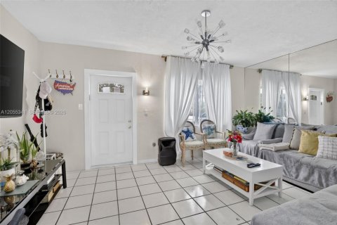 House in West Park, Florida 4 bedrooms, 102.19 sq.m. № 2186400 - photo 7