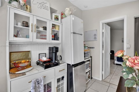 House in West Park, Florida 4 bedrooms, 102.19 sq.m. № 2186400 - photo 24