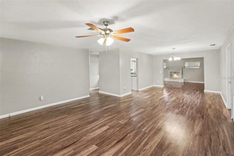 Casa en venta en Saint Petersburg, Florida, 3 dormitorios, 154.68 m2 № 2279915 - foto 3