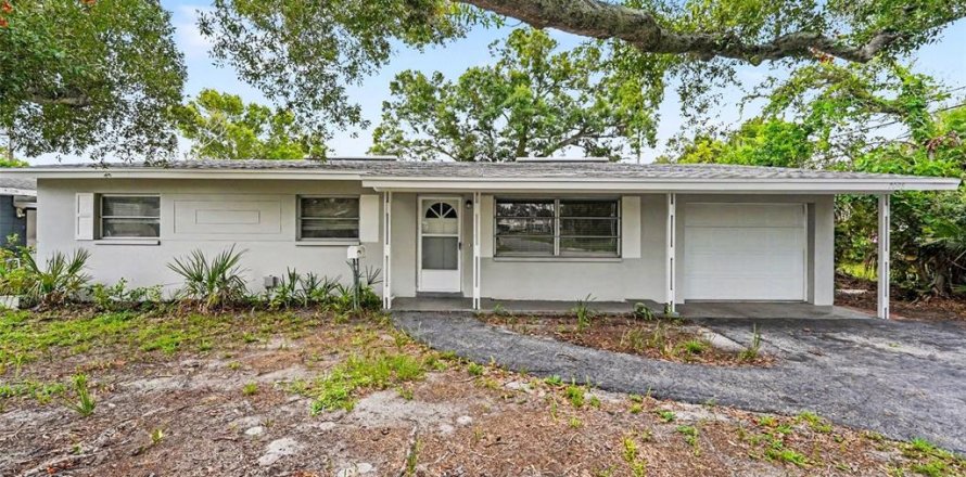 Casa en Saint Petersburg, Florida 3 dormitorios, 154.68 m2 № 2279915