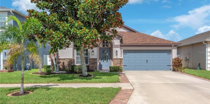 House in Wimauma, Florida 3 bedrooms, 193.42 sq.m. № 2157279