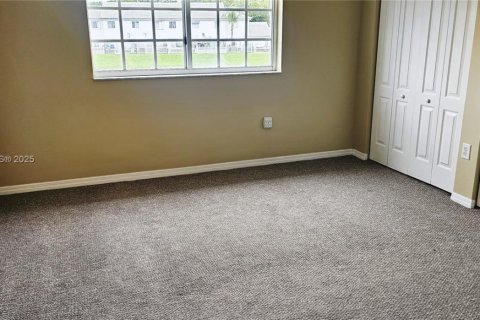 Townhouse in Miami, Florida 2 bedrooms, 88.26 sq.m. № 1922240 - photo 27