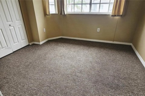 Townhouse in Miami, Florida 2 bedrooms, 88.26 sq.m. № 1922240 - photo 21