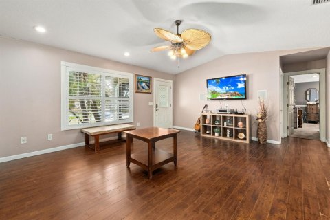 House in Port St. Lucie, Florida 4 bedrooms, 167.22 sq.m. № 2088134 - photo 7