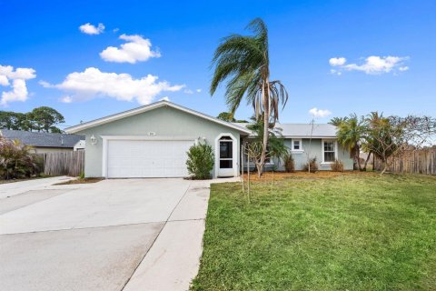 House in Port St. Lucie, Florida 4 bedrooms, 167.22 sq.m. № 2088134