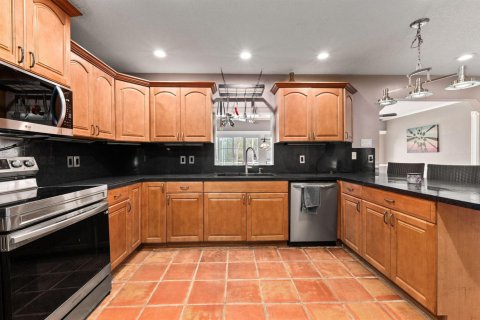 House in Port St. Lucie, Florida 4 bedrooms, 167.22 sq.m. № 2088134 - photo 10