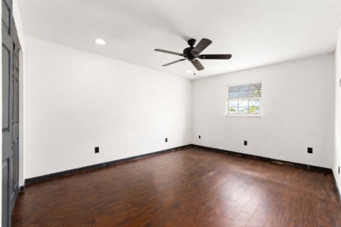 House in Port St. Lucie, Florida 4 bedrooms, 167.22 sq.m. № 2088134 - photo 28