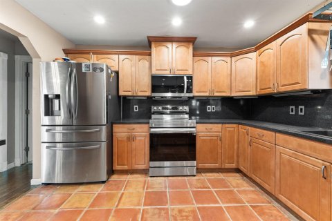 House in Port St. Lucie, Florida 4 bedrooms, 167.22 sq.m. № 2088134 - photo 9