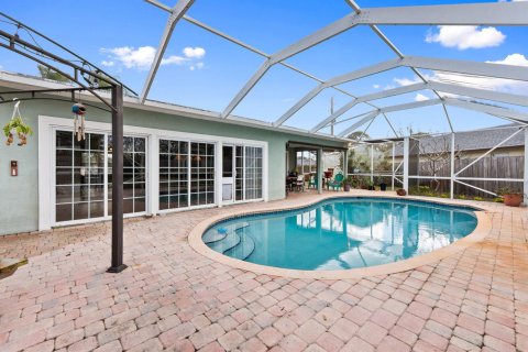 House in Port St. Lucie, Florida 4 bedrooms, 167.22 sq.m. № 2088134 - photo 16