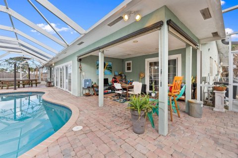 House in Port St. Lucie, Florida 4 bedrooms, 167.22 sq.m. № 2088134 - photo 19