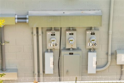 Immobilier commercial à louer à Orlando, Floride: 64.38 m2 № 1915357 - photo 6