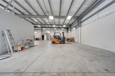 Immobilier commercial à louer à Orlando, Floride: 64.38 m2 № 1915357 - photo 17