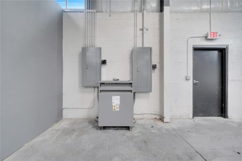 Immobilier commercial à louer à Orlando, Floride: 64.38 m2 № 1915357 - photo 18