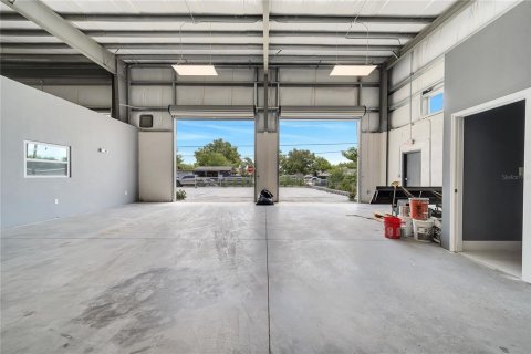 Immobilier commercial à louer à Orlando, Floride: 64.38 m2 № 1915357 - photo 22