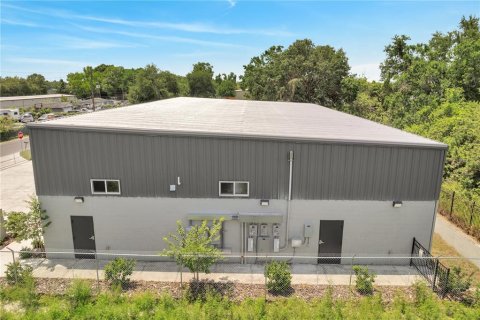 Immobilier commercial à louer à Orlando, Floride: 64.38 m2 № 1915357 - photo 5