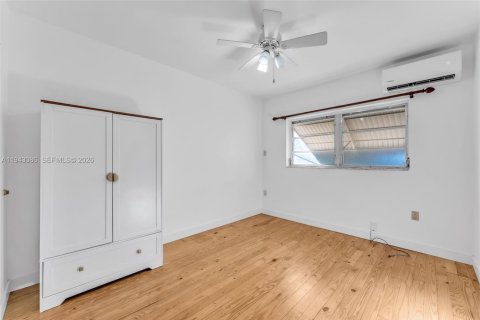 House in Miami, Florida 3 bedrooms, 101.17 sq.m. № 1999431 - photo 10