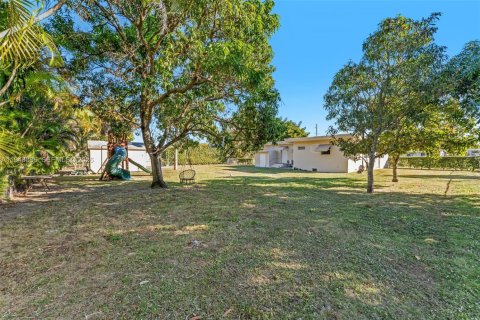 House in Miami, Florida 3 bedrooms, 101.17 sq.m. № 1999431 - photo 14