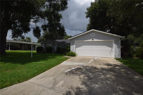 House in Leesburg, Florida 3 bedrooms, 166.02 sq.m. № 2314225