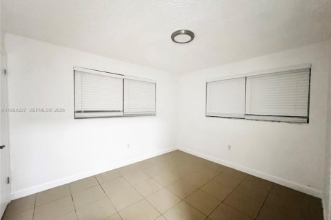 Снять в аренду квартиру в Майами, Флорида 2 спальни, 285.4м2, № 2045490 - фото 10