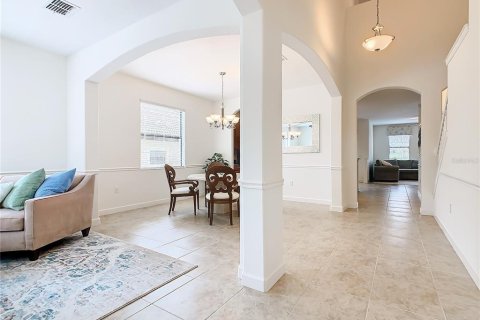 House in Davenport, Florida 5 bedrooms, 301.1 sq.m. № 1392723 - photo 4