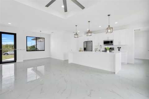 House in Lehigh Acres, Florida 3 bedrooms № 1737614 - photo 13